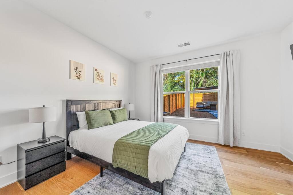 Modern 4br Retreat In Uptown! *