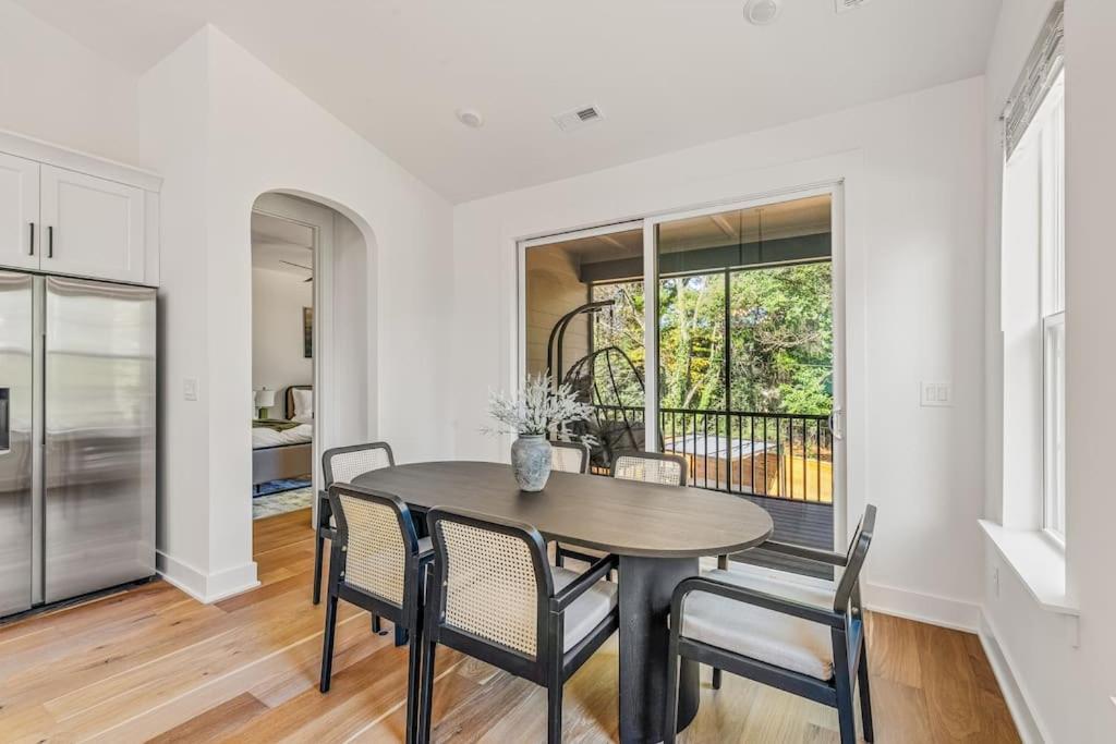 Modern 4br Retreat In Uptown! Holiday home *