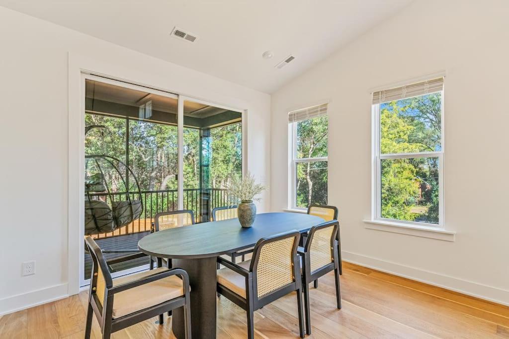 Holiday home Modern 4br Retreat In Uptown!