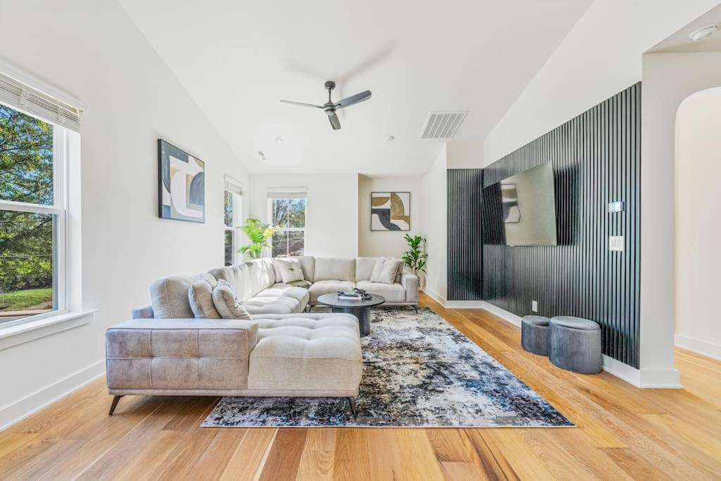 Holiday home Modern 4br Retreat In Uptown! *