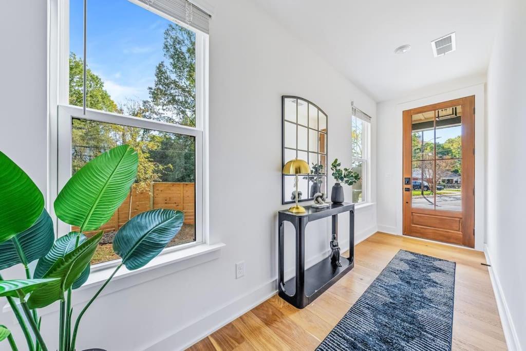 Modern 4br Retreat In Uptown! Holiday home Charlotte