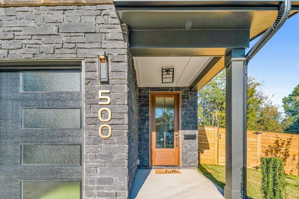 Modern 4br Retreat In Uptown!